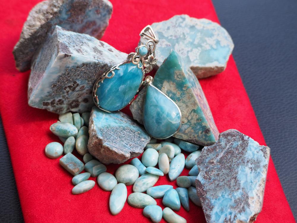 Larimar Meaning and Spiritual Properties