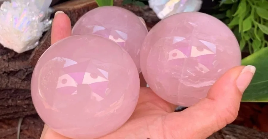 Rose Quartz crystal