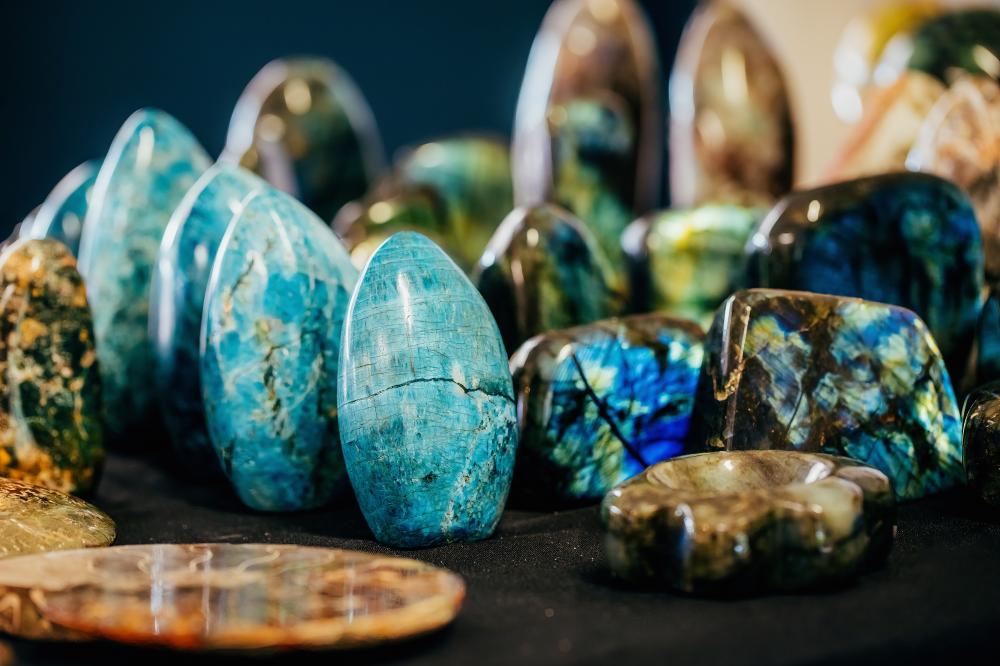 What Is The Difference Between Crystals And Gemstones What Is The Difference Between Crystals And Gemstones